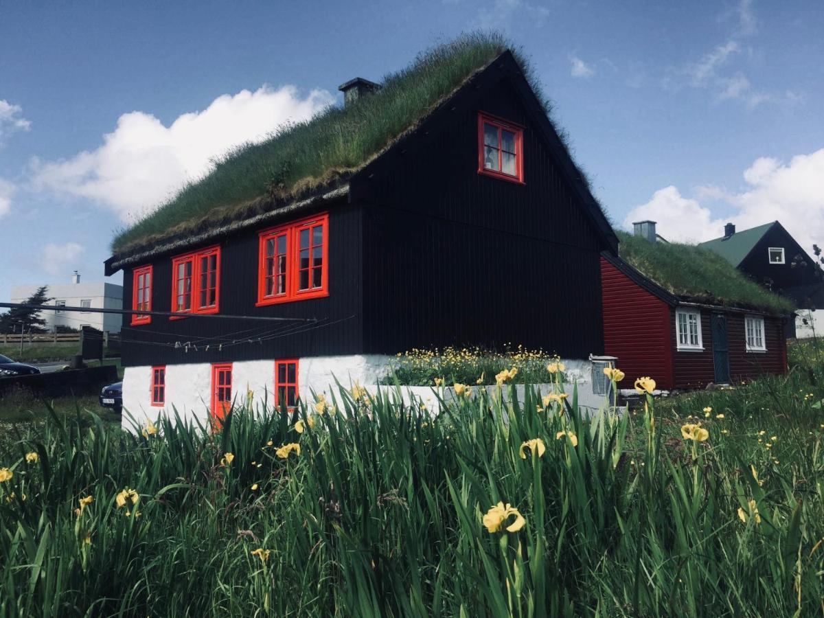 Turf House Cottage - Near Airport Mithvagur Extérieur photo