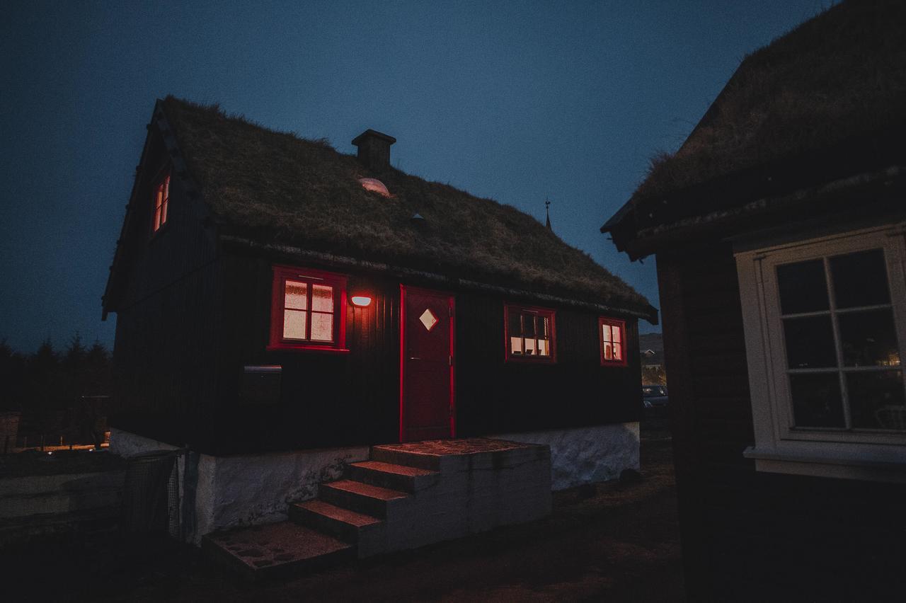 Turf House Cottage - Near Airport Mithvagur Extérieur photo